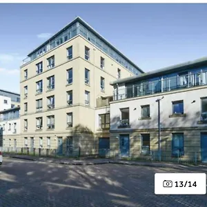 Apartment Modern 2 Bedrooms & Two Bathrooms, Edinburgh
