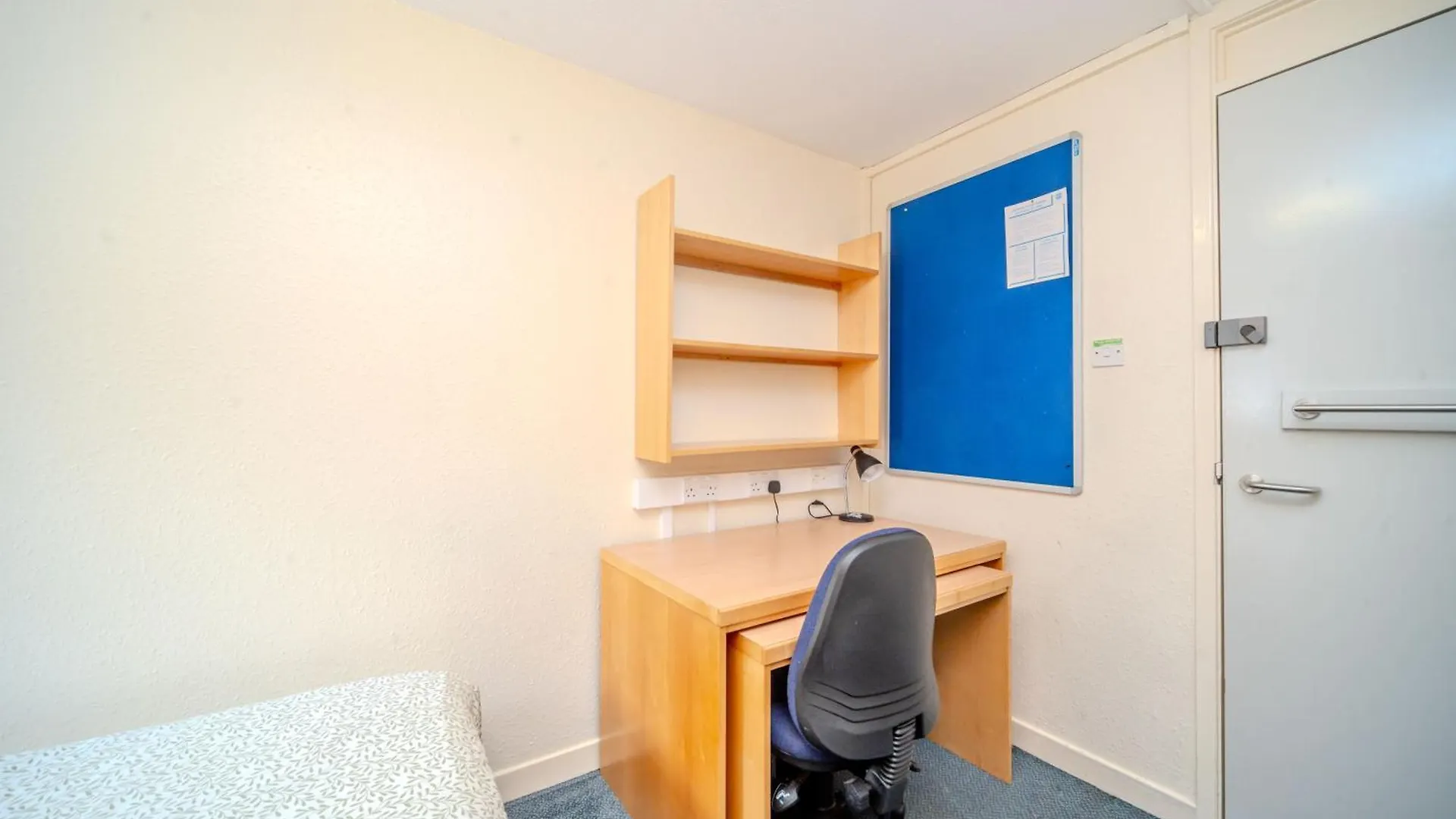 Joivy Budget 4,5 And 6 Bed Private Flats, In Historic Old Town (Adults Only) Edinburgh 0*,  United Kingdom